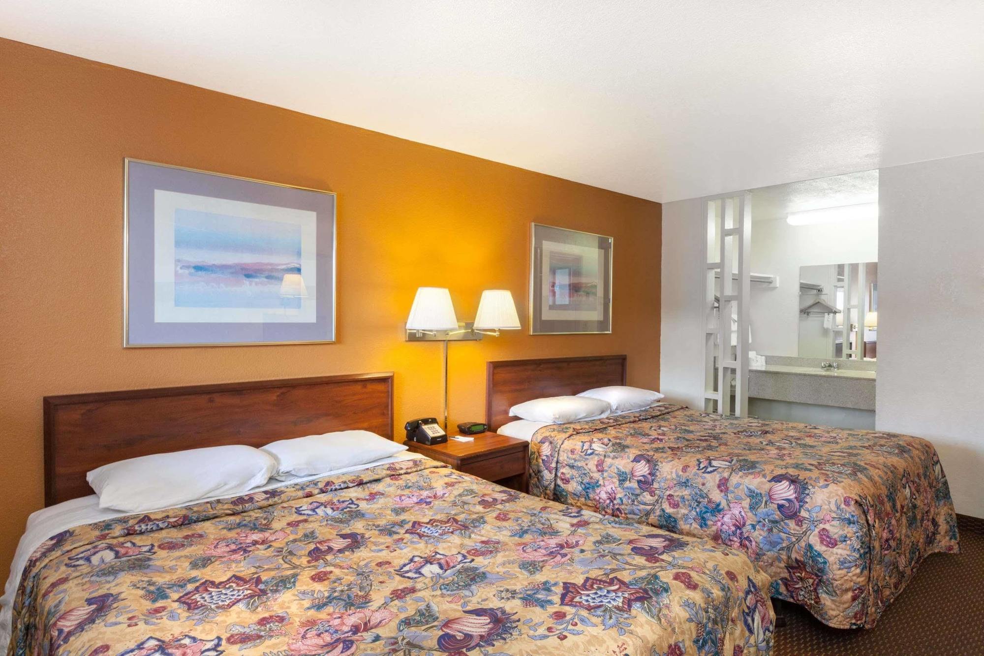 Country Inn & Suites By Radisson, Flagstaff Downtown, Az Zewnętrze zdjęcie